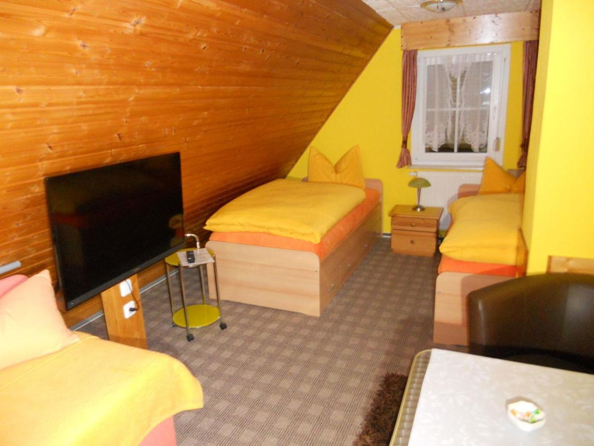 Familienpension Ерфурт Екстериор снимка